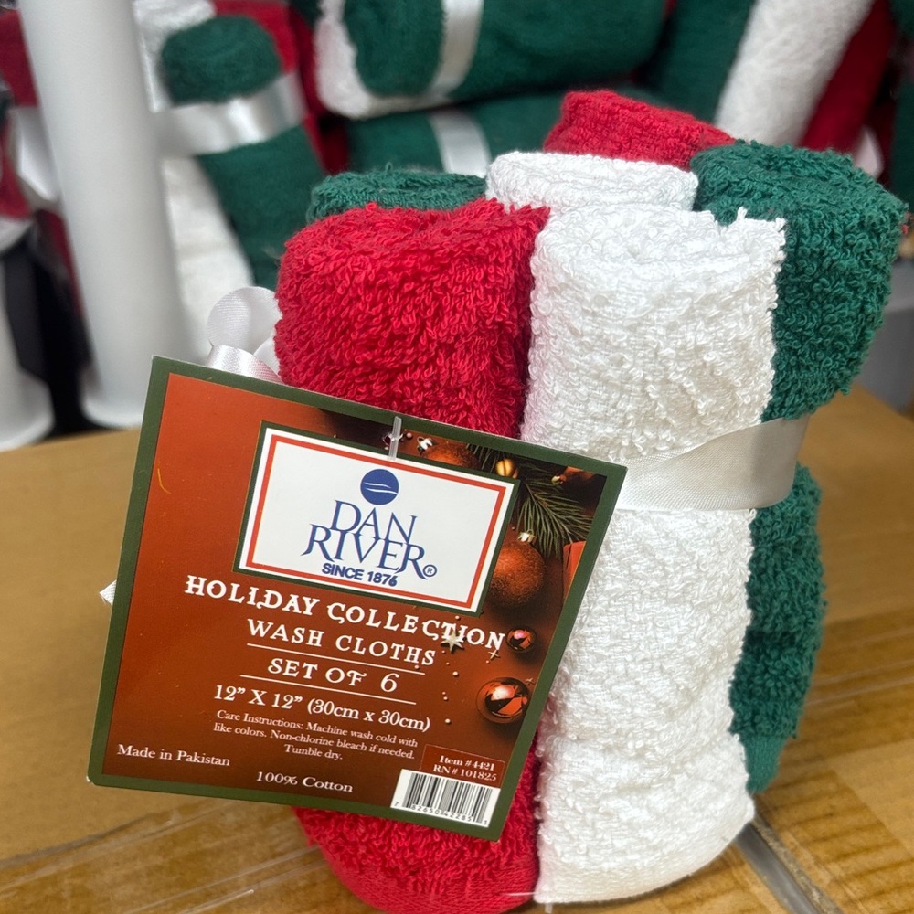 Festive Wash Cloths Set - Red, Green, White 6 100% cotton